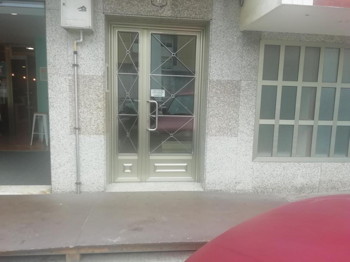 Apartamento Céntrico y amplio piso con plaza parking Cangas do Morrazo Exterior foto