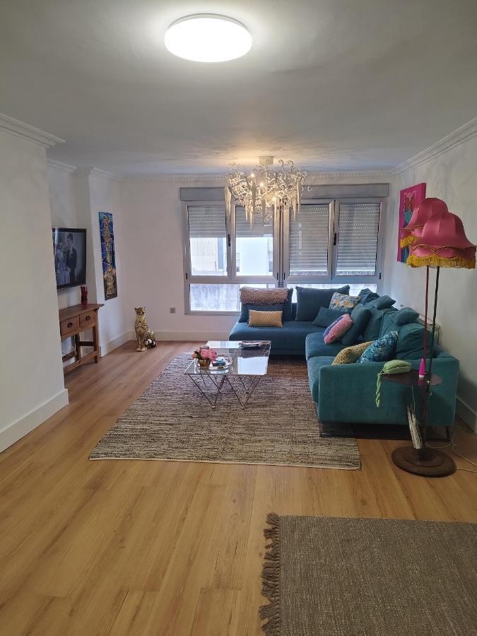 Apartamento Céntrico y amplio piso con plaza parking Cangas do Morrazo Exterior foto